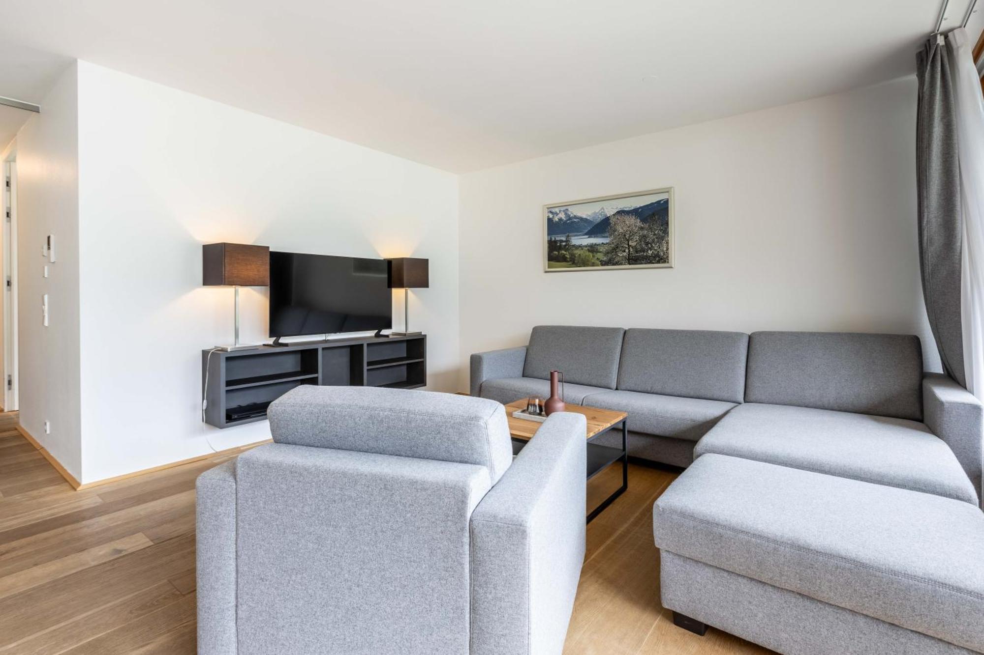 Bellevue Residences - Luxurious Lakeside Apartments 젤암제 외부 사진