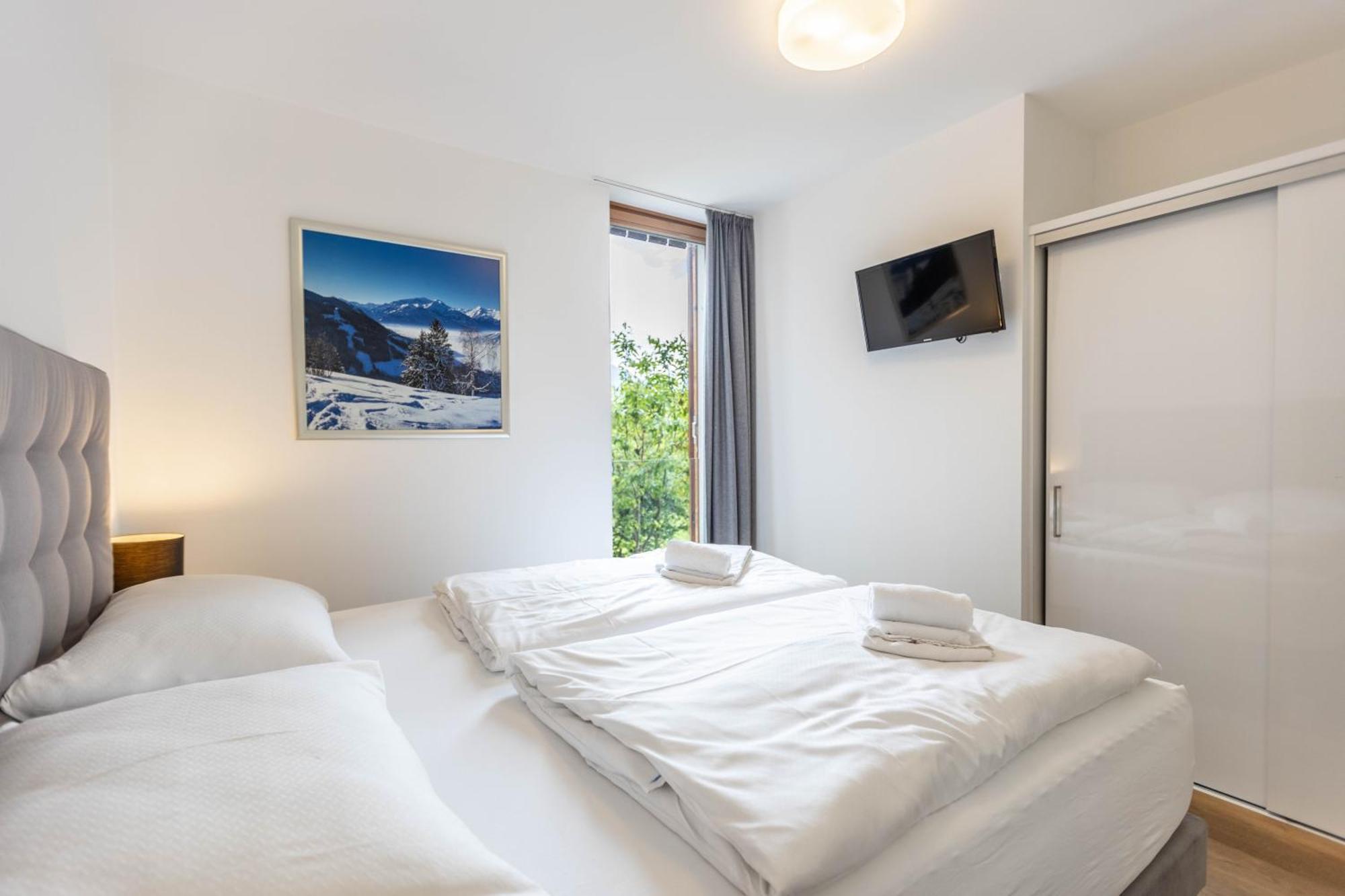Bellevue Residences - Luxurious Lakeside Apartments 젤암제 외부 사진