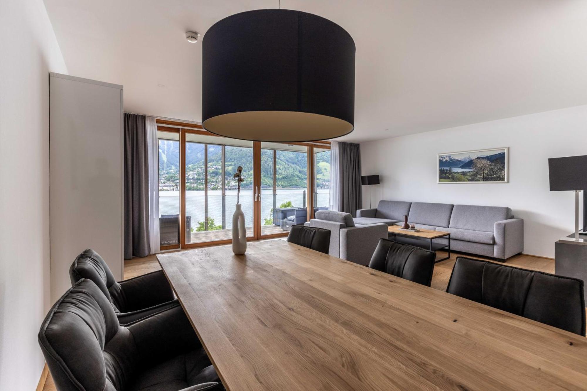 Bellevue Residences - Luxurious Lakeside Apartments 젤암제 외부 사진
